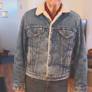Levi's Trucker Jacket Sherpa lined. 44L (RARE)